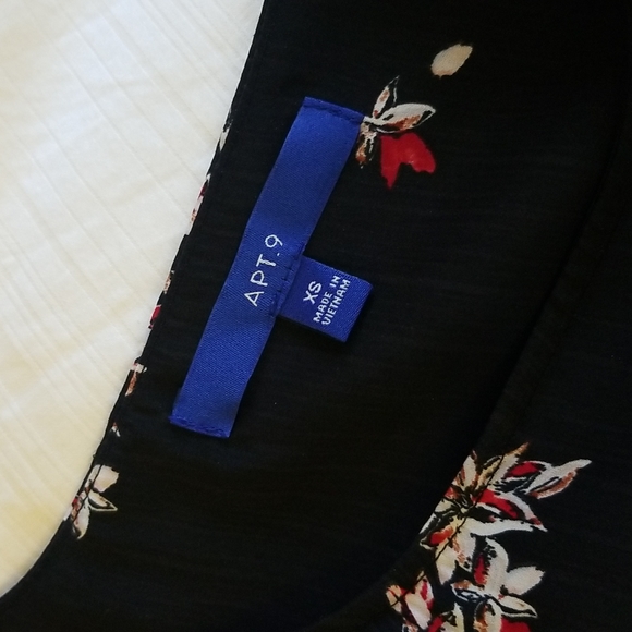 Apt 9 Women's blouse - Picture 3 of 8